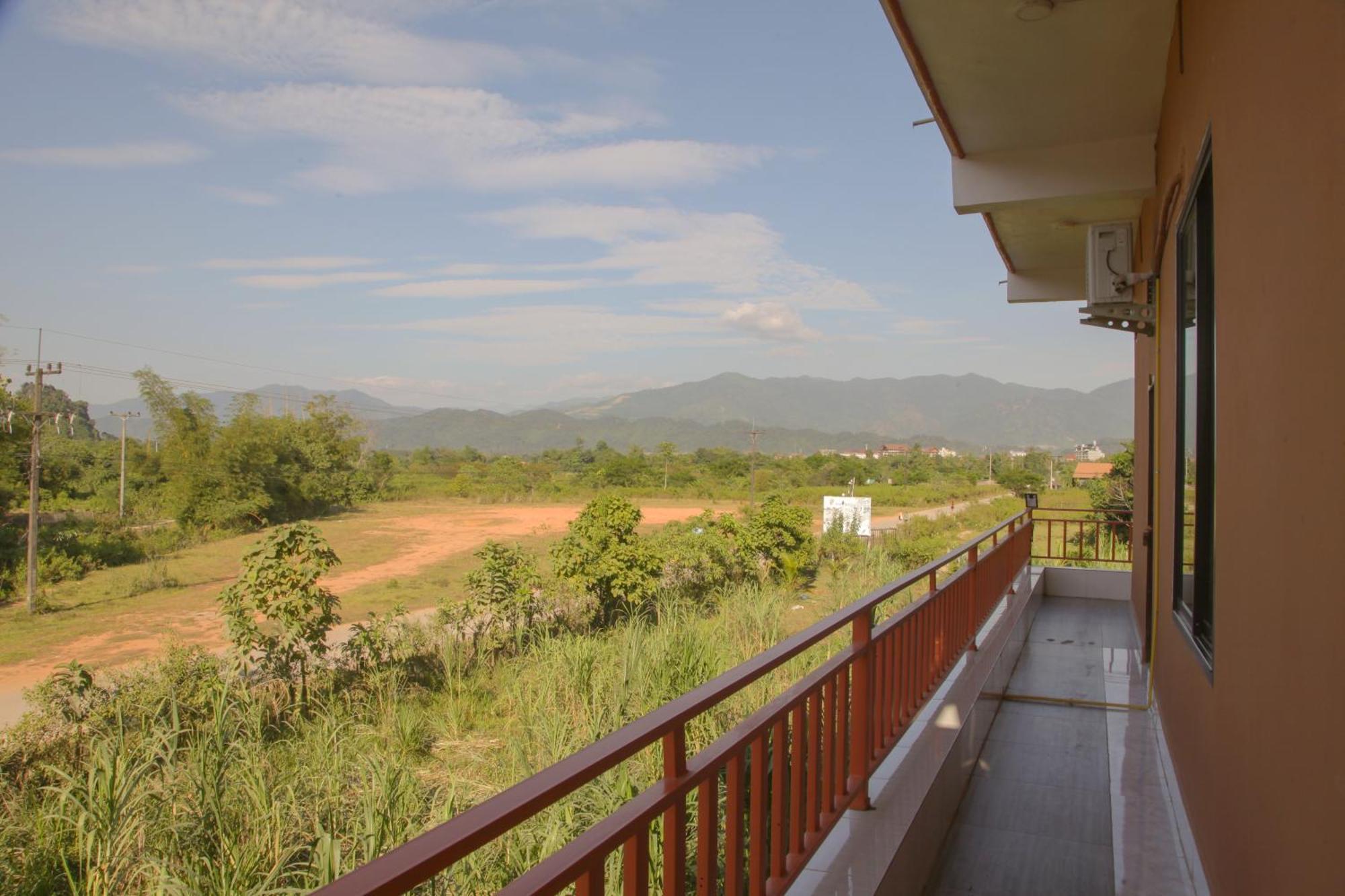 Dd Guesthouse Vang Vieng Exterior photo